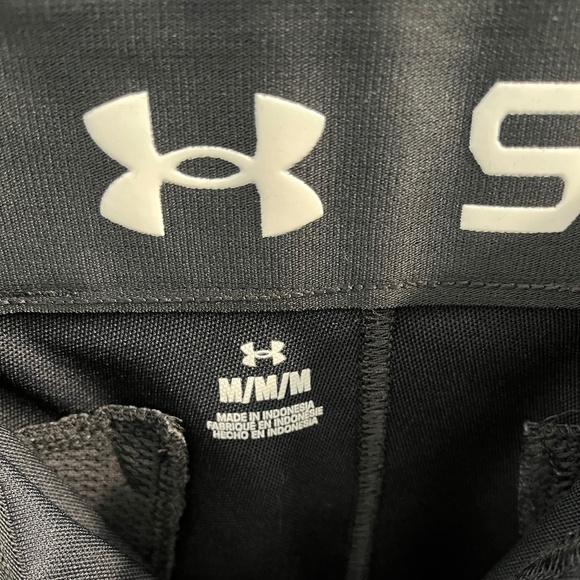 Women’s Under Armour softball pants size medium - Picture 3 of 3